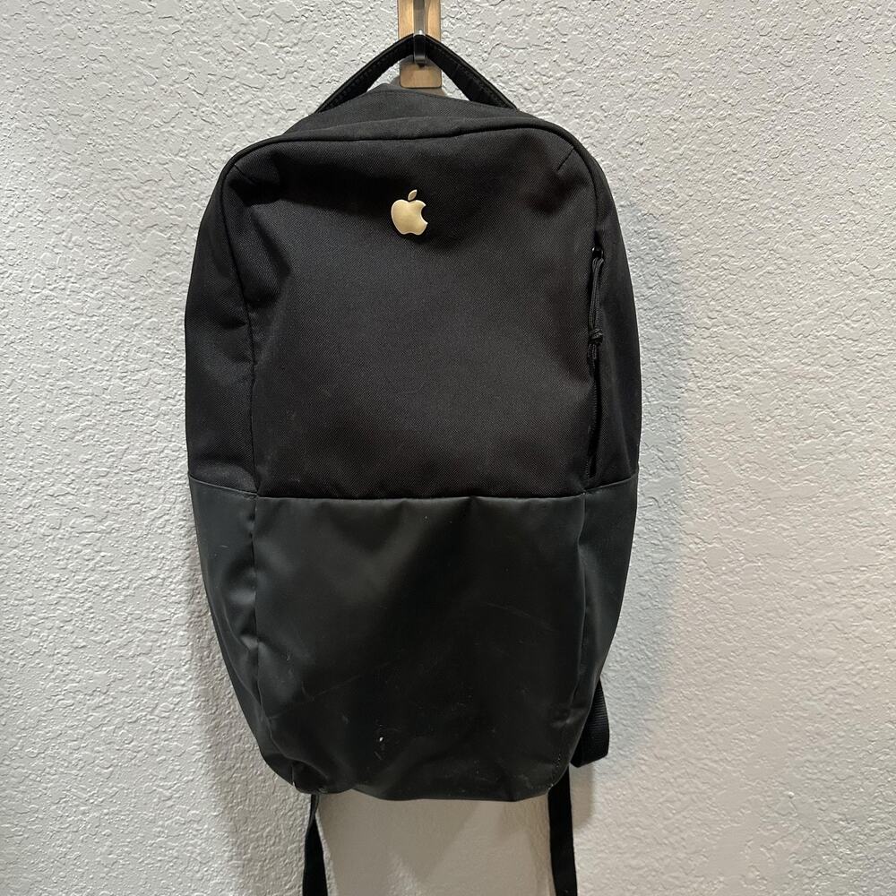 Incase Apple Logo Black 15" Laptop Backpack Men Soft Case Pin Travel Daypack
